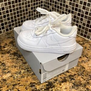 Lightly worn white size 8c force 1 LE toddler